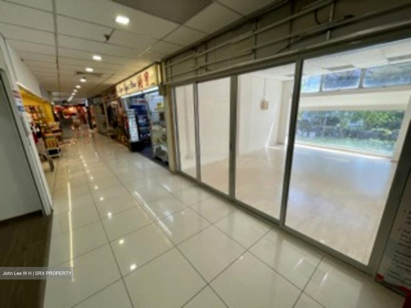 Holland Road Shopping Centre (D10), Retail #456998121
